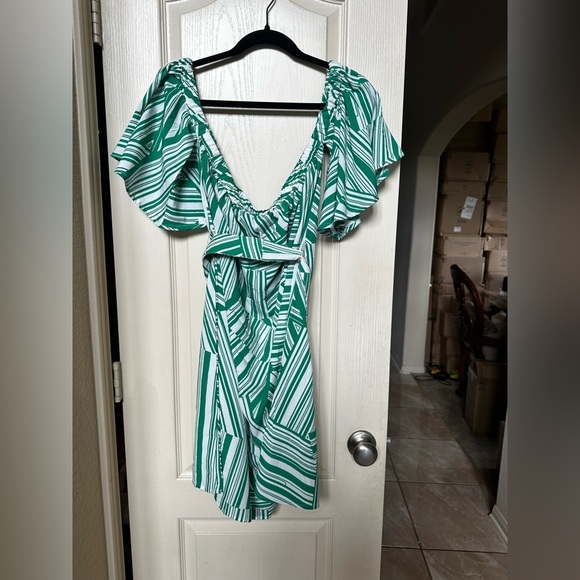 New York & Company Asymmetrical Dress in Green and White - Picture 4 of 7